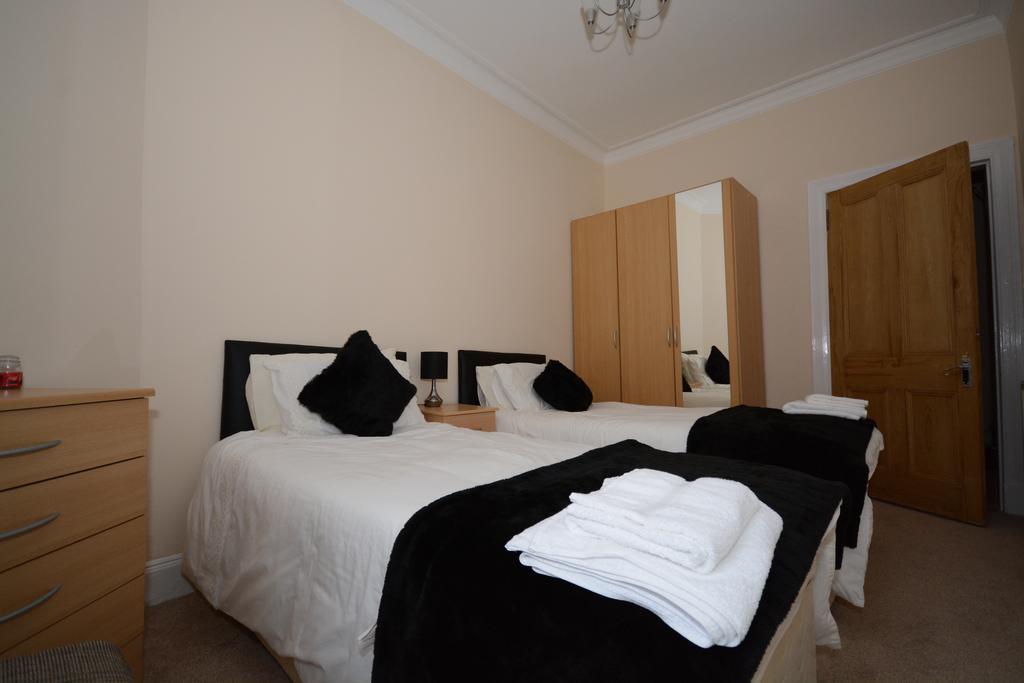 Townhead Apartments Glasgow Airport พาสเลย์ ห้อง รูปภาพ